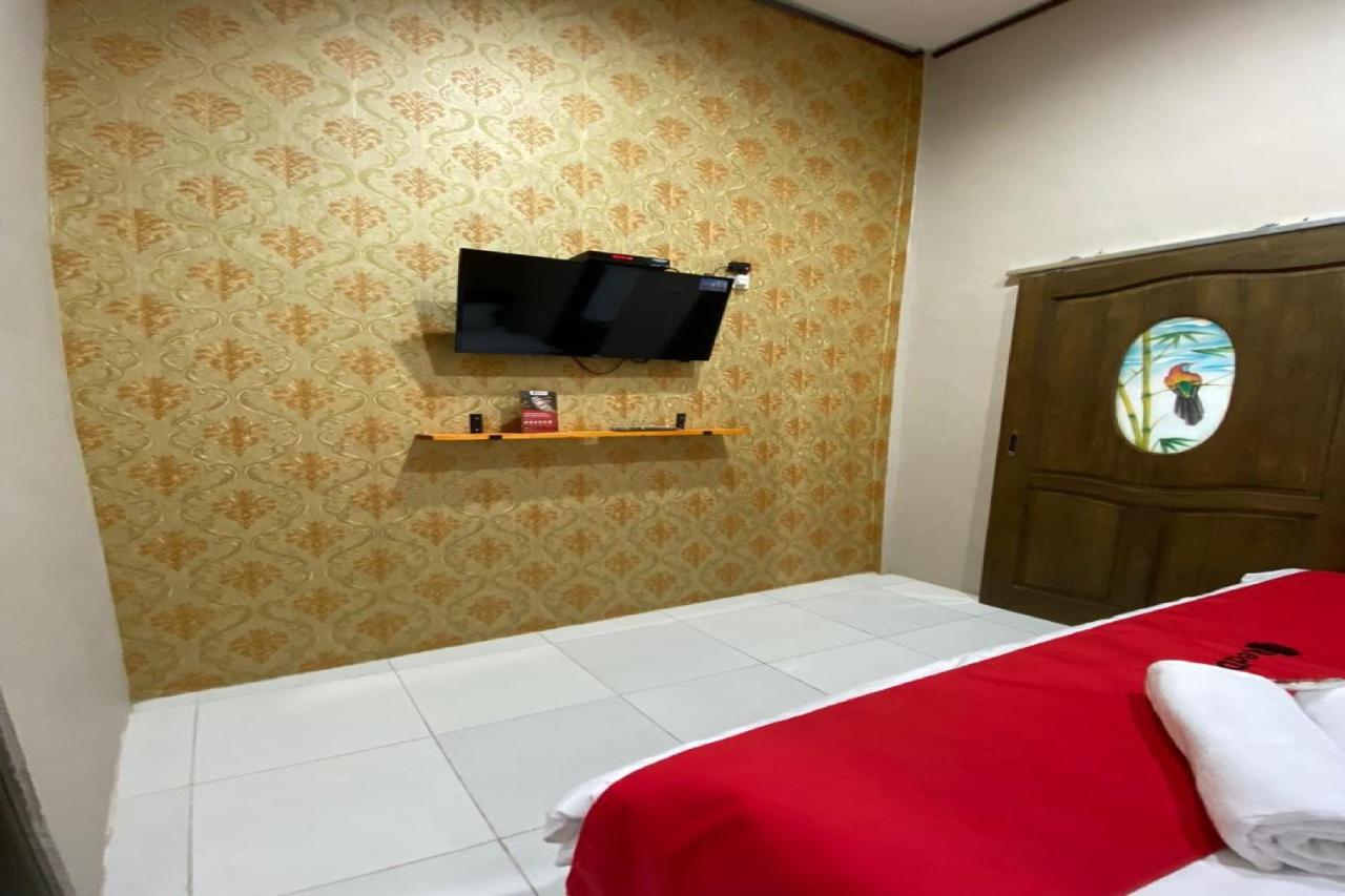 ホテル Reddoorz Near Mojokerto Train Station エクステリア 写真